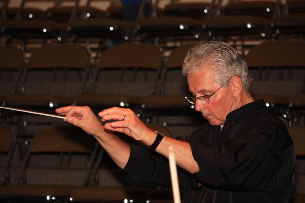 Conductor David Cripps